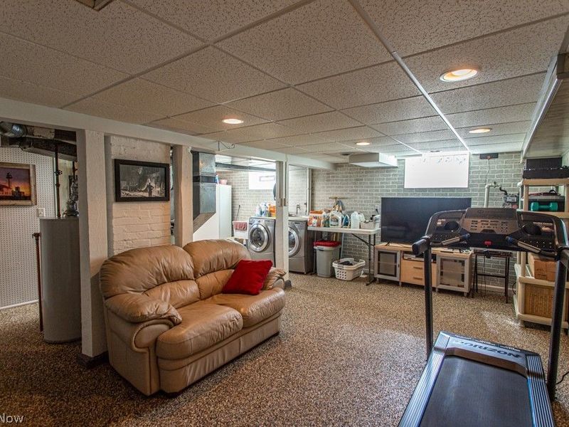 353 Grant Avenue, Mc Donald, OH 44437 Photo 28