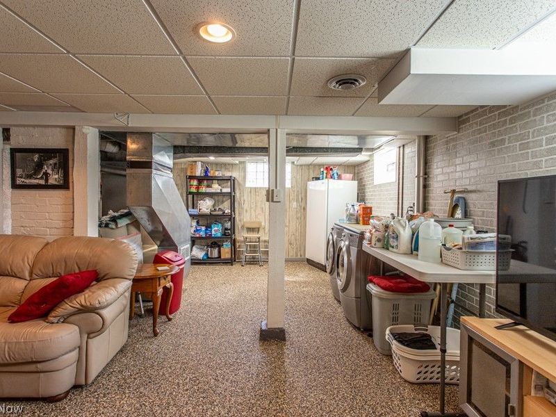 353 Grant Avenue, Mc Donald, OH 44437 Photo 29