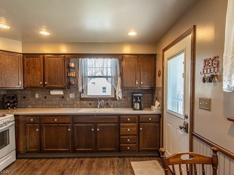 353 Grant Avenue, Mc Donald, OH 44437 Photo 7