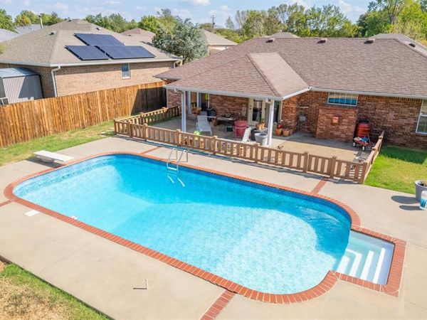 2204 Gray Dove Drive, Shawnee, OK 74804