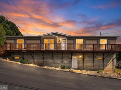 319 N CHESTNUT STREET Shenandoah, PA 17976