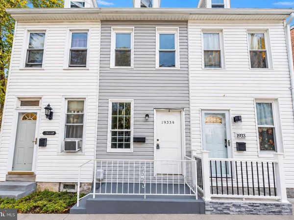 1933 1/2 LOGAN STREET, HARRISBURG, PA 17102