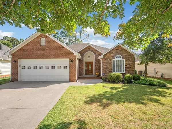 1660 Finwick Drive , Pfafftown, NC 27040