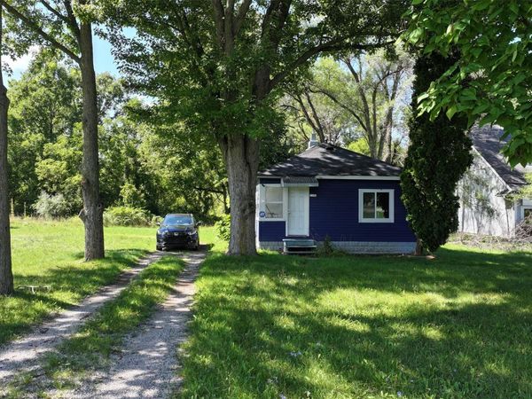 1192 S Belsay Road, Burton, Mi 48509