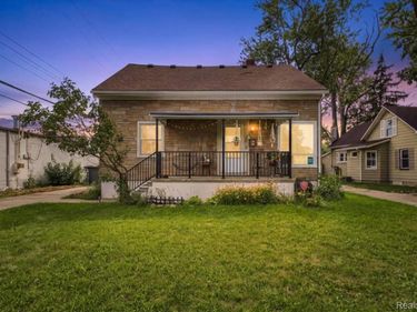 31 W Granet Avenue, Hazel Park, Mi 48030