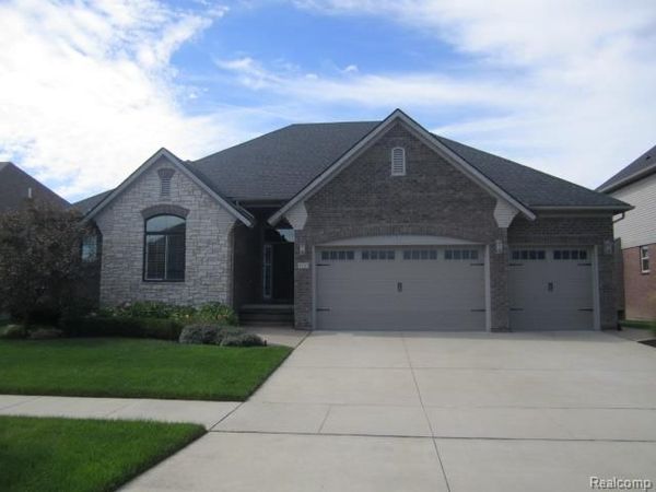 49389 Monarch Drive, Macomb Township, Mi 48044