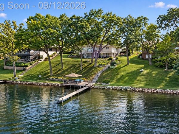 1879 Long Pointe Drive, Bloomfield Hills, Mi 48302
