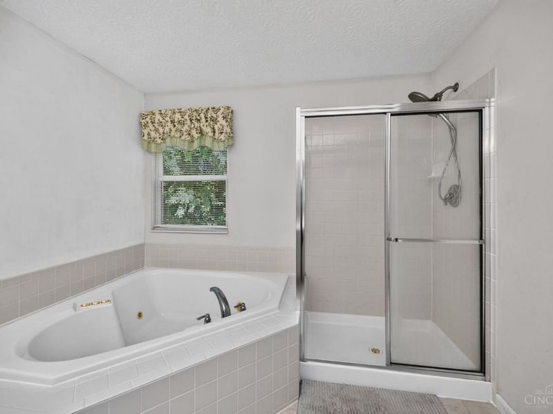 1206 E Glen Echo Lane, Miami Township, OH 45140 Photo 27