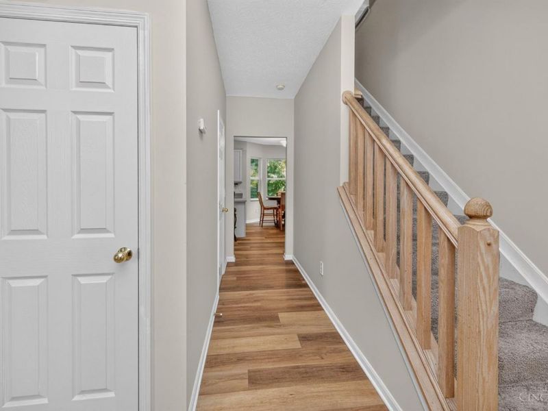 1206 E Glen Echo Lane, Miami Township, OH 45140 Photo 3