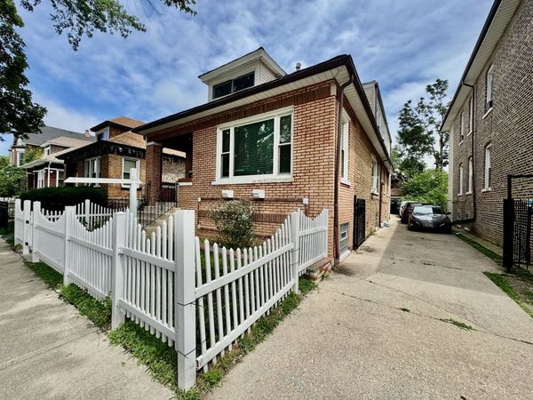 8325 S Saginaw Avenue , Chicago, IL 60617