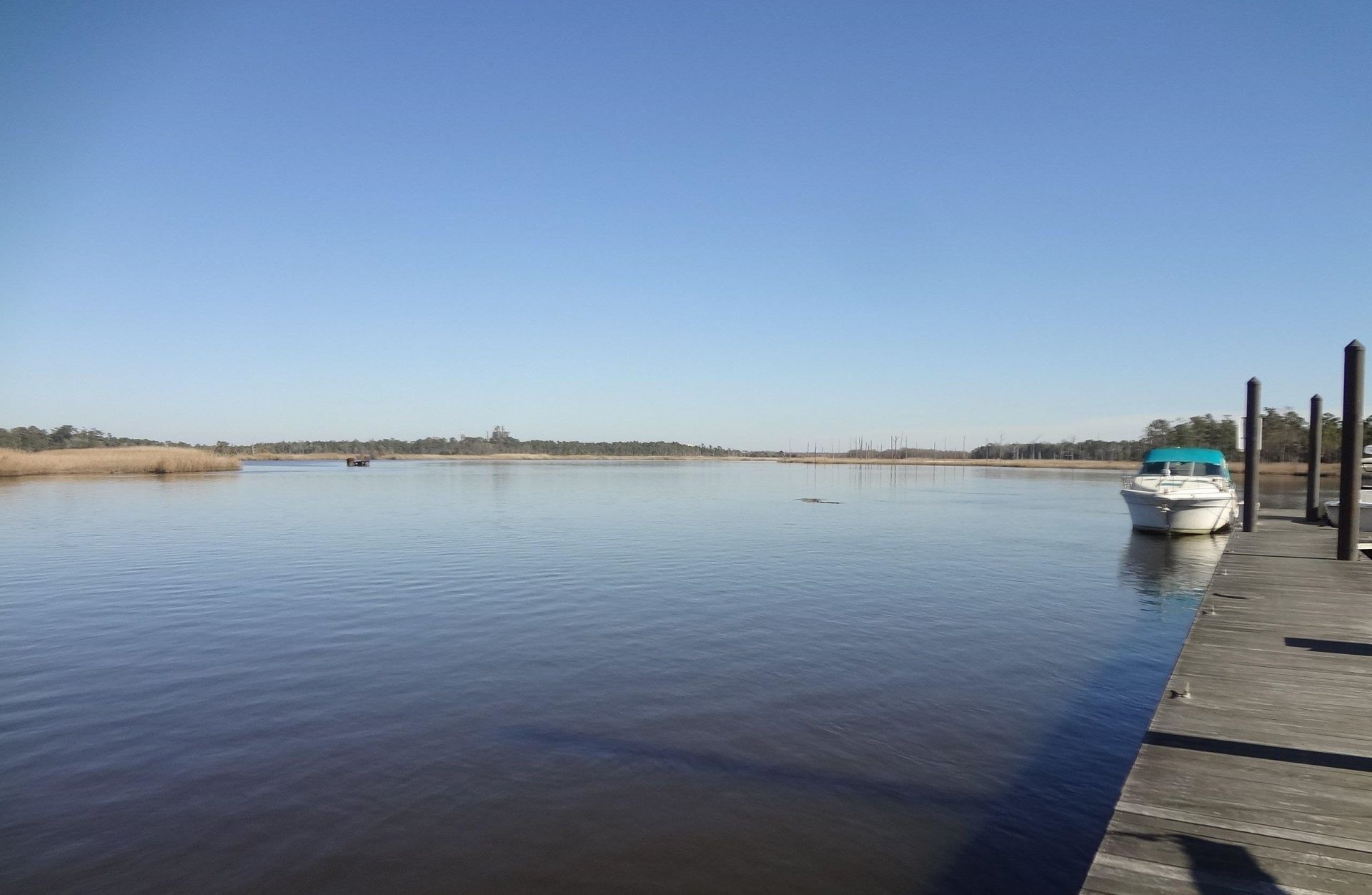 Boat Slip 18 Friendfield Marina  Photo 13