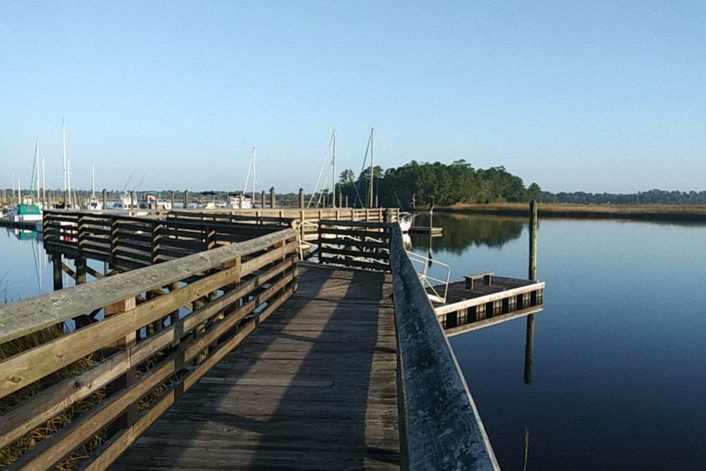 Boat Slip 18 Friendfield Marina  Photo 6