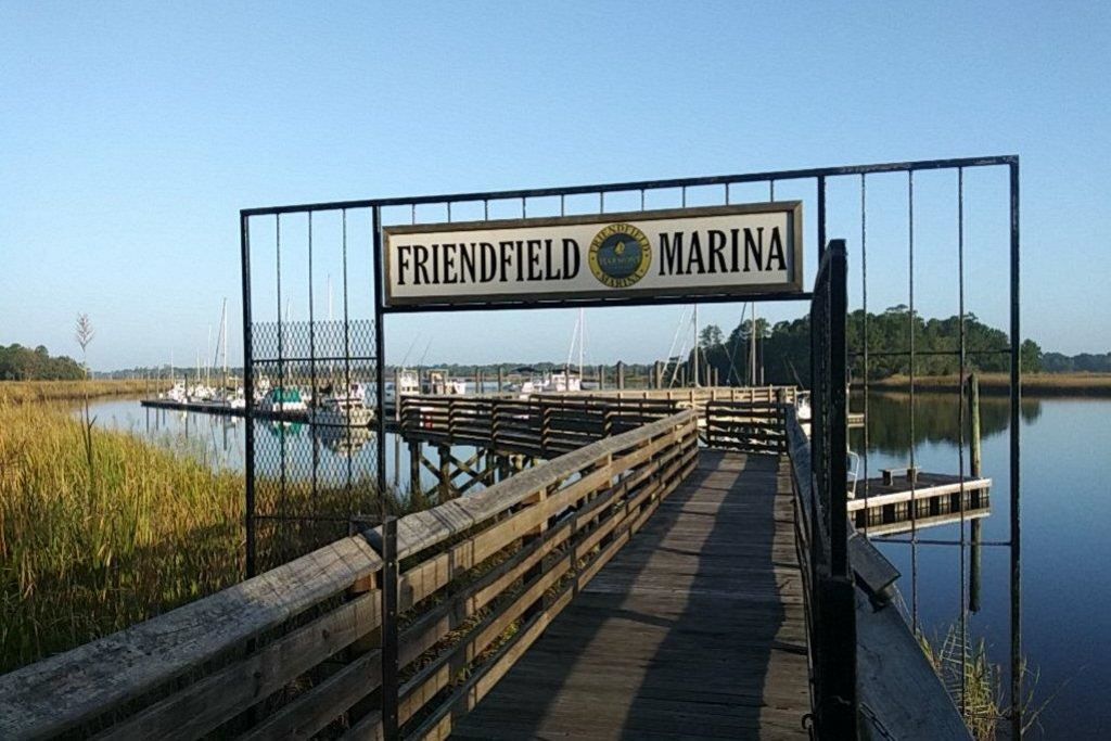 Boat Slip 18 Friendfield Marina  Photo 9