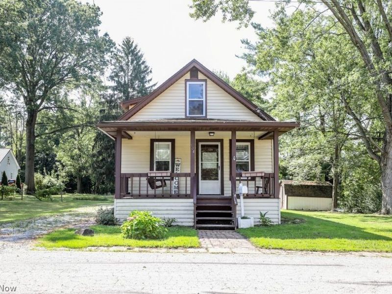 504 E Maple Lane, Ravenna, OH 44266 Photo 1