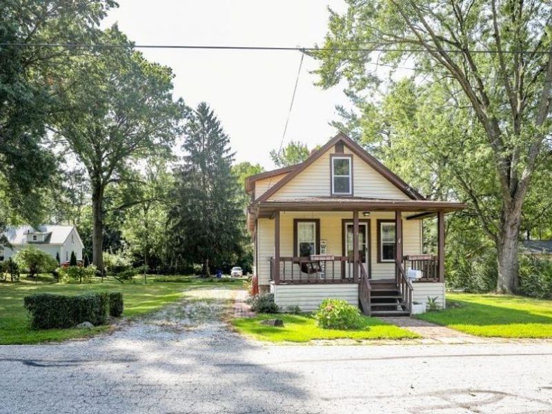 504 E Maple Lane, Ravenna, OH 44266 Photo 2
