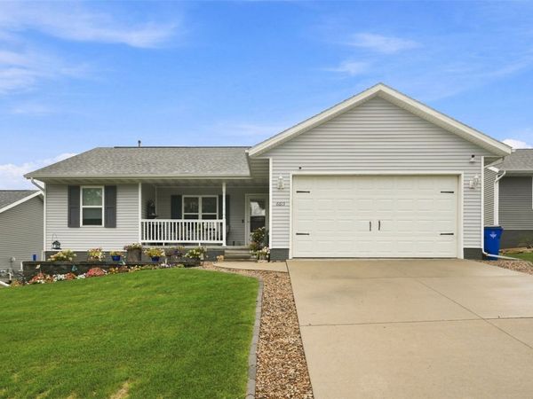 6613 Ohio Street SW, Cedar Rapids, IA 52404