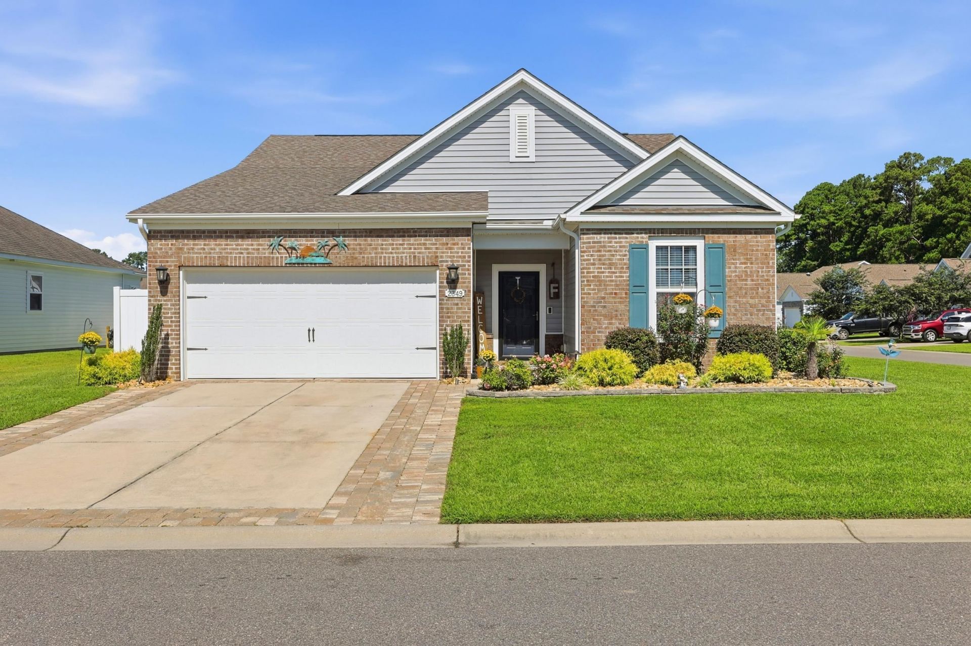 2349 Myerlee Dr. Photo 2