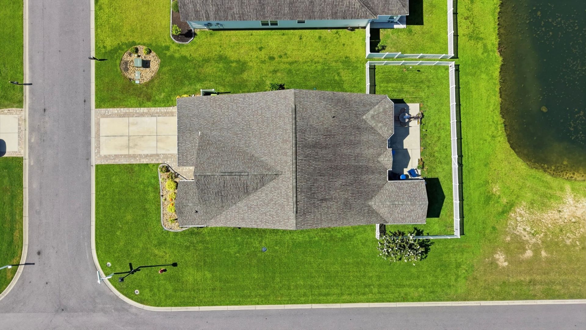 2349 Myerlee Dr. Photo 5