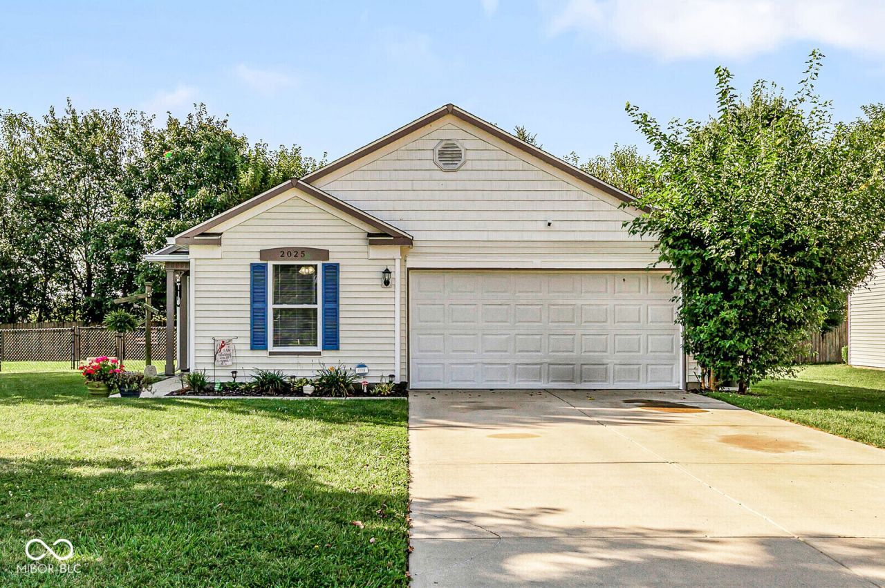 2025 Brookside Court, Greenfield, IN 46140 Main Photo