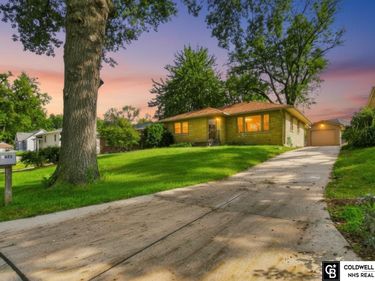 4025 J Street, Lincoln, NE 68510