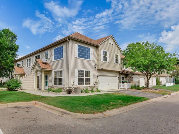 2036 Chicory Way, Chanhassen, MN 55317