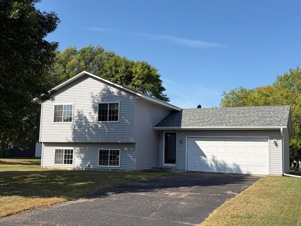 230 Dale Circle, Green Isle, MN 55338