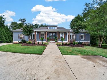 701 Sturbridge Court , Bowling Green, KY 42103