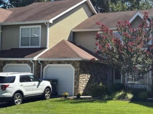 15 Saddle Ct, Tinton Falls, NJ 07753