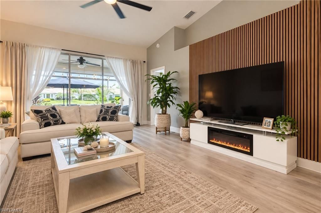 7050 Lone Oak Blvd, Naples, FL 34109 Photo