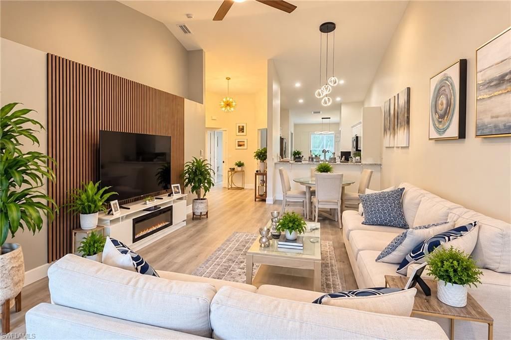 7050 Lone Oak Blvd, Naples, FL 34109 Photo