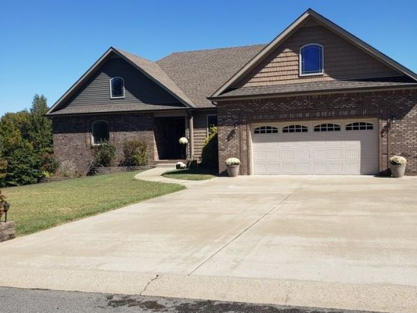 814 Iron Wood Cir, Clarksville, TN 37043