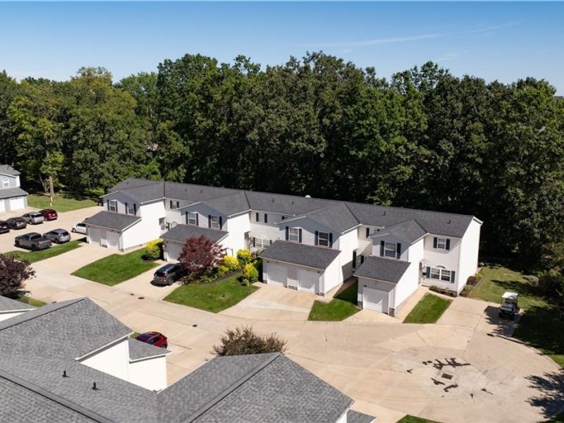 8257 Lancaster Drive, Mentor, OH 44060 Photo 2