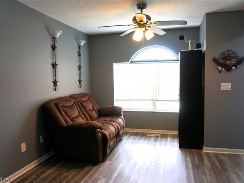 8257 Lancaster Drive, Mentor, OH 44060 Photo 2