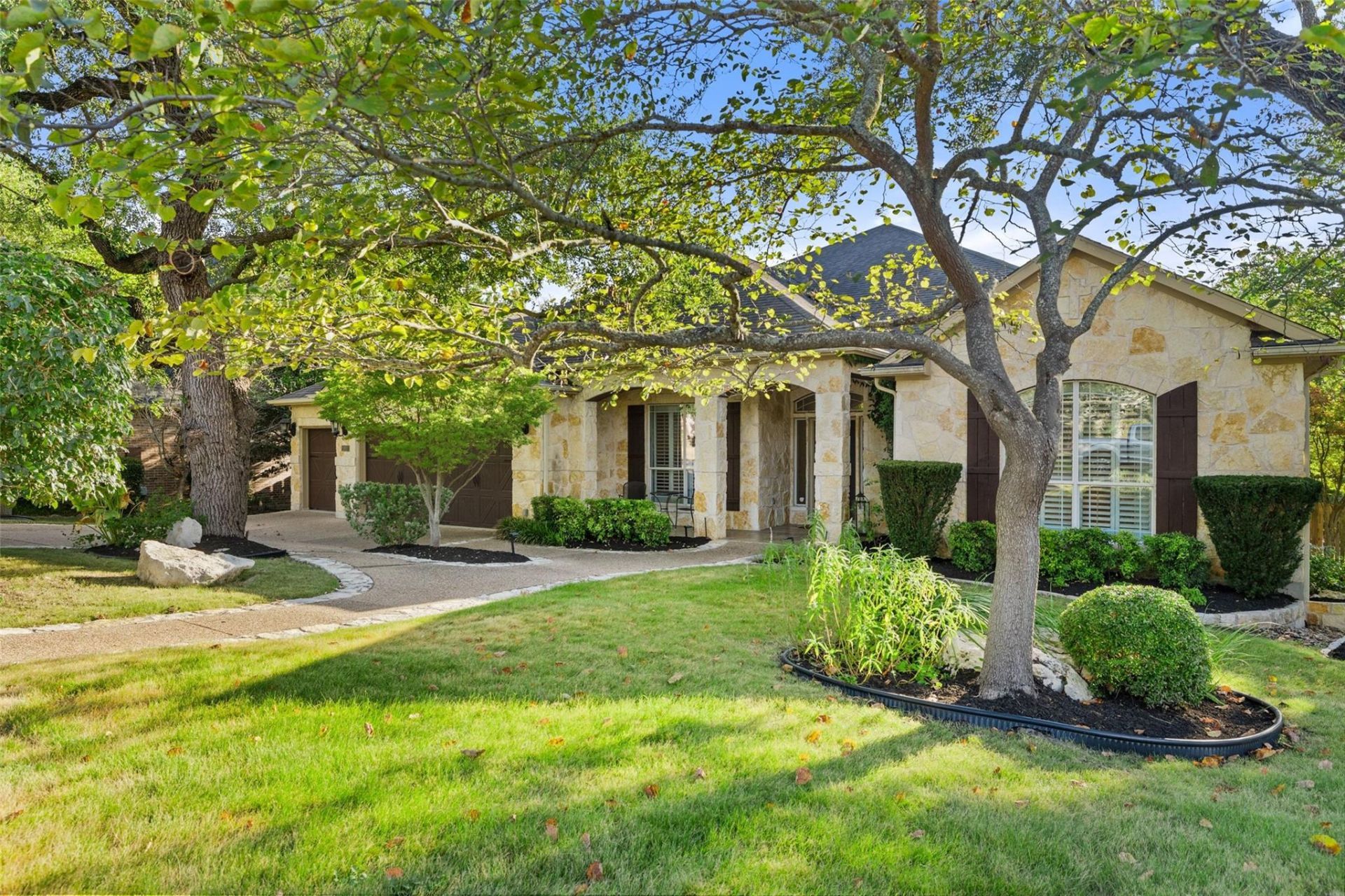 581 Aspen Dr, Austin, TX 78737 Main Photo