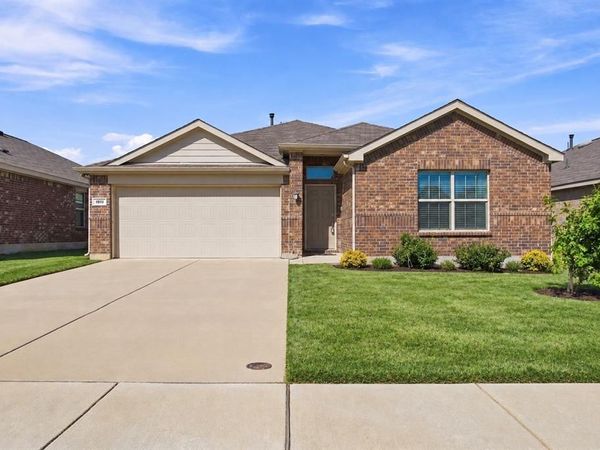 1810 Alamandine Avenue, Cross Roads, TX 76227