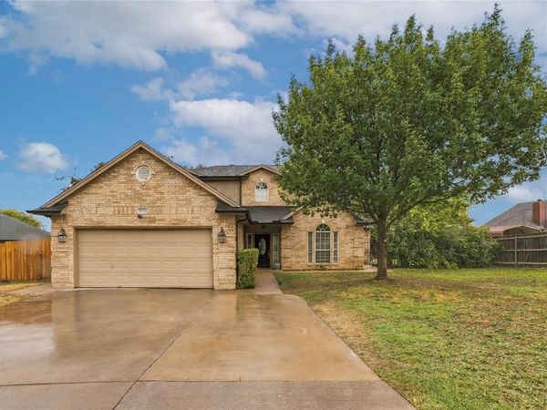 803 N State Street, Decatur, TX 76234