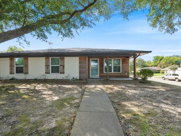 800 Angie Lane , Athens, TX 75751