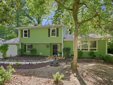 4904 Brookhurst Place, Raleigh, NC 27609