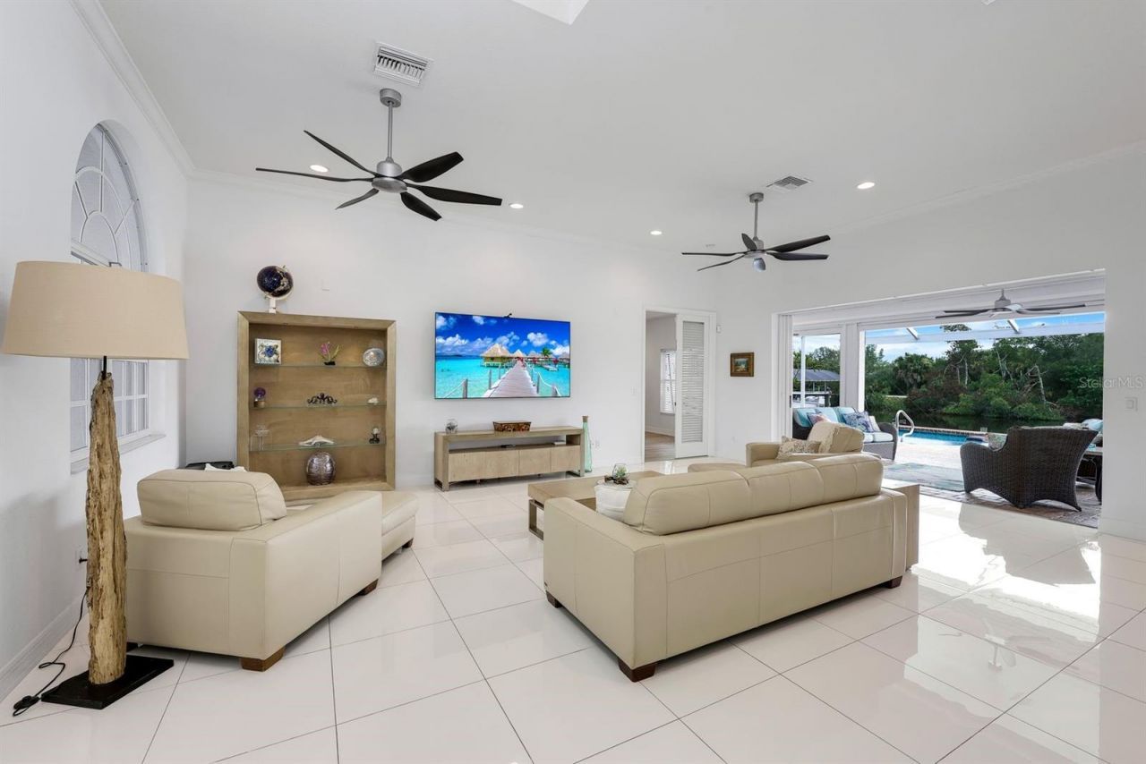 2309 SE 20th Place, Cape Coral, FL 33990 Photo