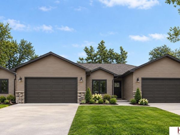 310 Walnut Street, Friend, NE 68359