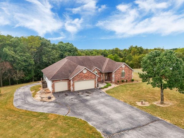 1818 W Country Hill Lane , Nixa, MO 65714