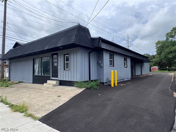 202 E Park Avenue, Columbiana, OH 44408