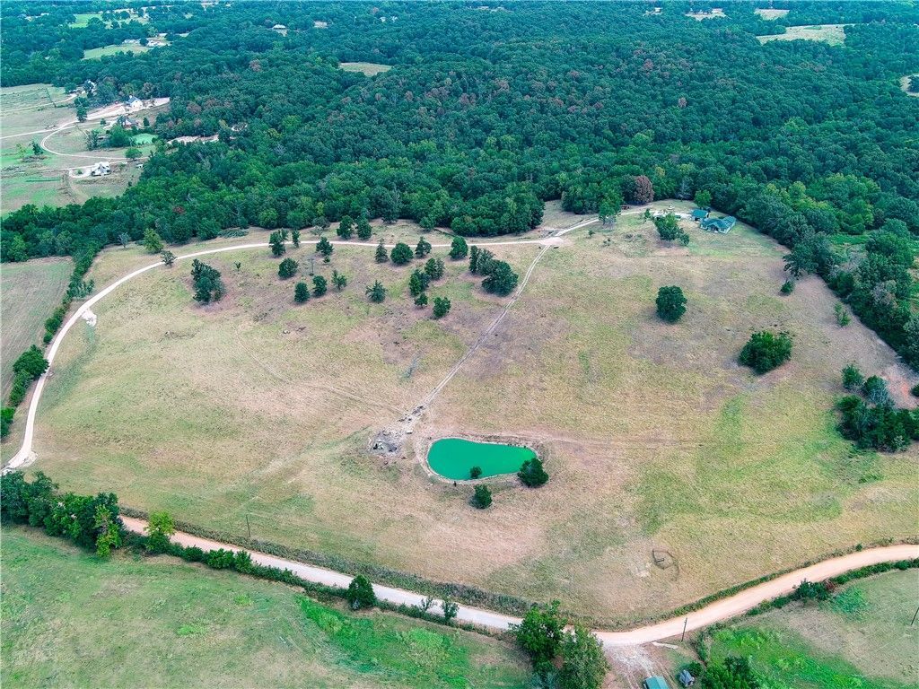 14380 Yell Cemetery Road  Siloam Springs, AR 72761