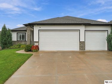 6310 Kelsey Lane, Lincoln, NE 68516