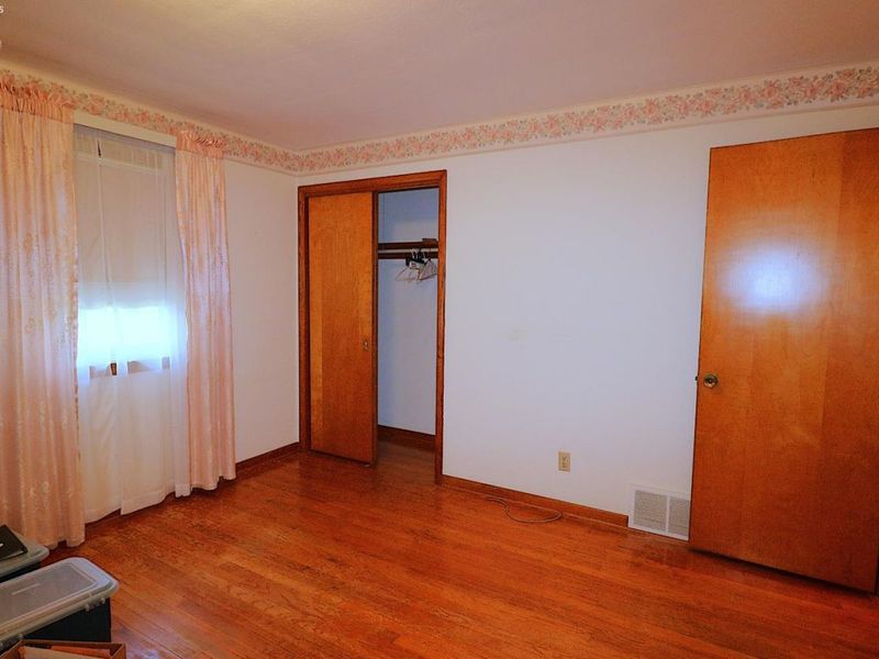 5723 Hoover, Lorain, OH 44053 Photo 8