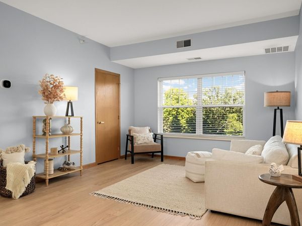 4824 E 53rd Street, Unit 301, Minneapolis, MN 55417