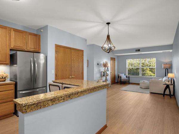 4824 E 53rd Street, Unit 301, Minneapolis, MN 55417
