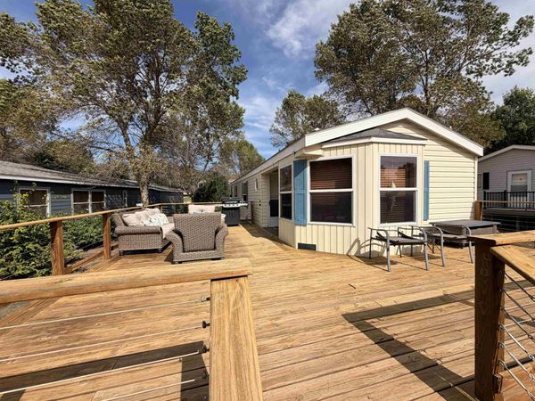 1104 Sunshine Run , Arnolds Park, IA 51331