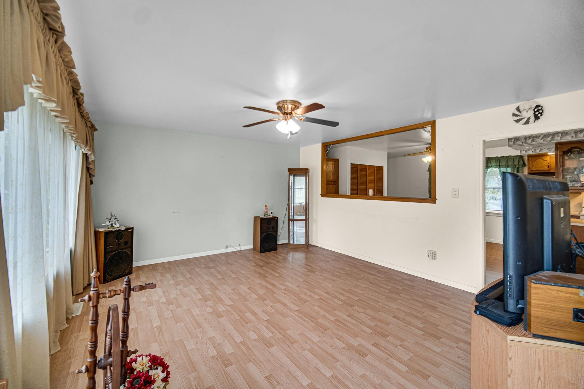 628 Oxbow Road, Valparaiso, IN 46385 Main Photo