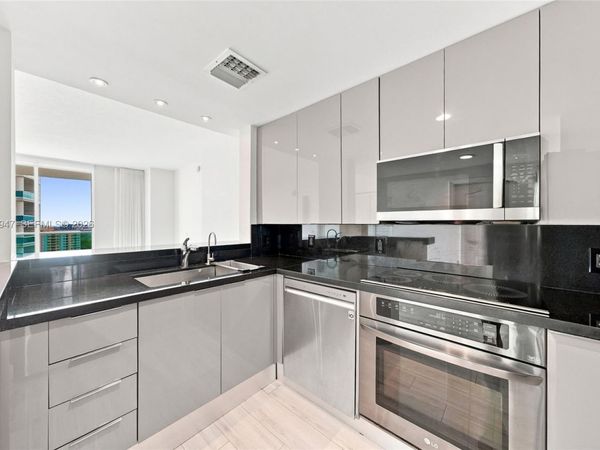 2101 Brickell Ave, Unit 3107, Miami, FL 33129